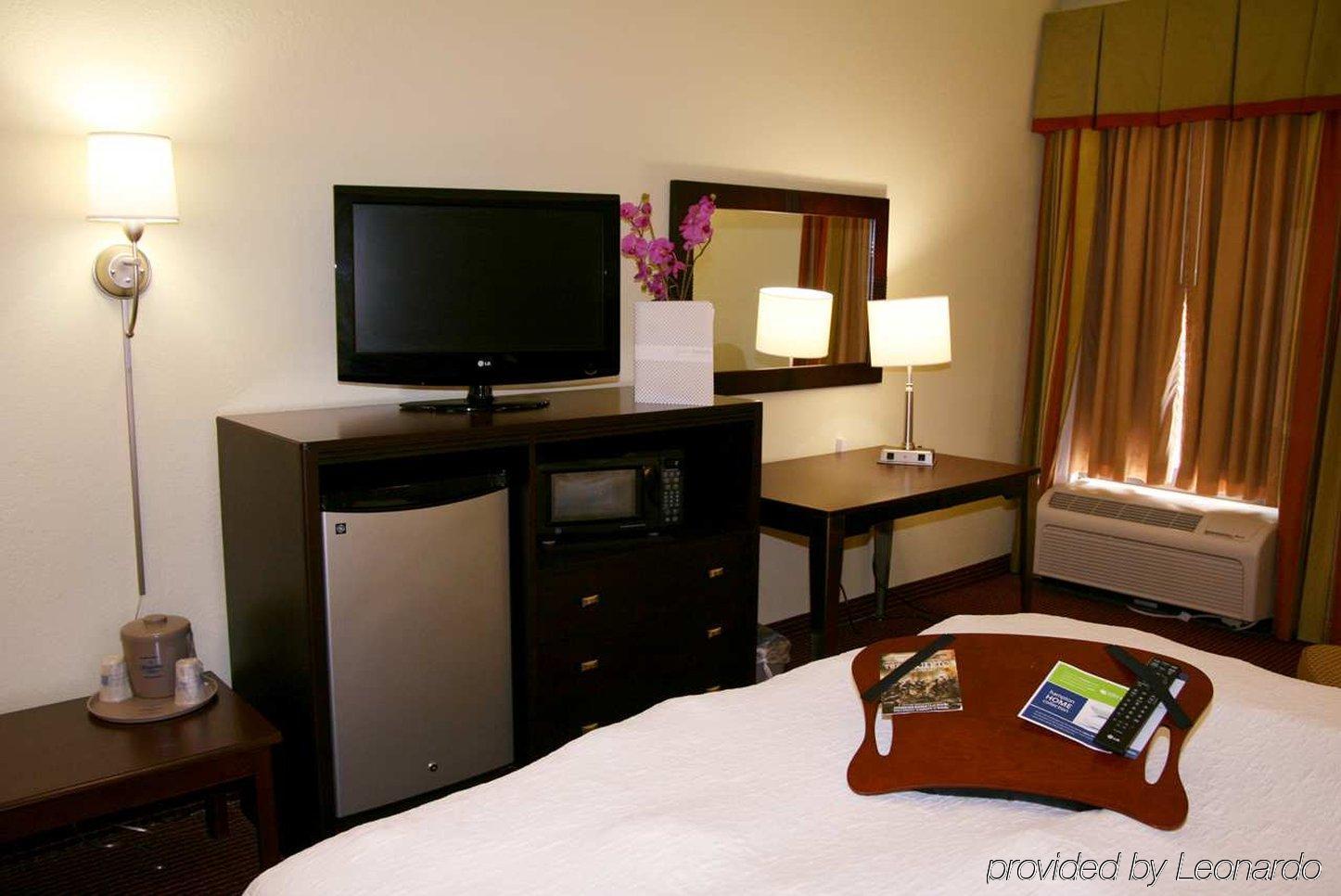 Hampton Inn Sulphur Lake Charles Номер фото
